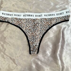 Victoria's Secret Leopard thong XL